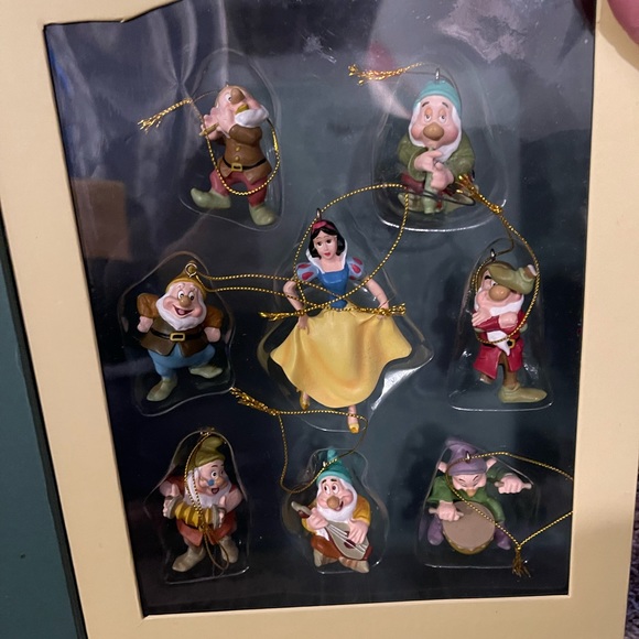 New Snow White and seven dwarf storybook ornaments - Picture 2 of 5